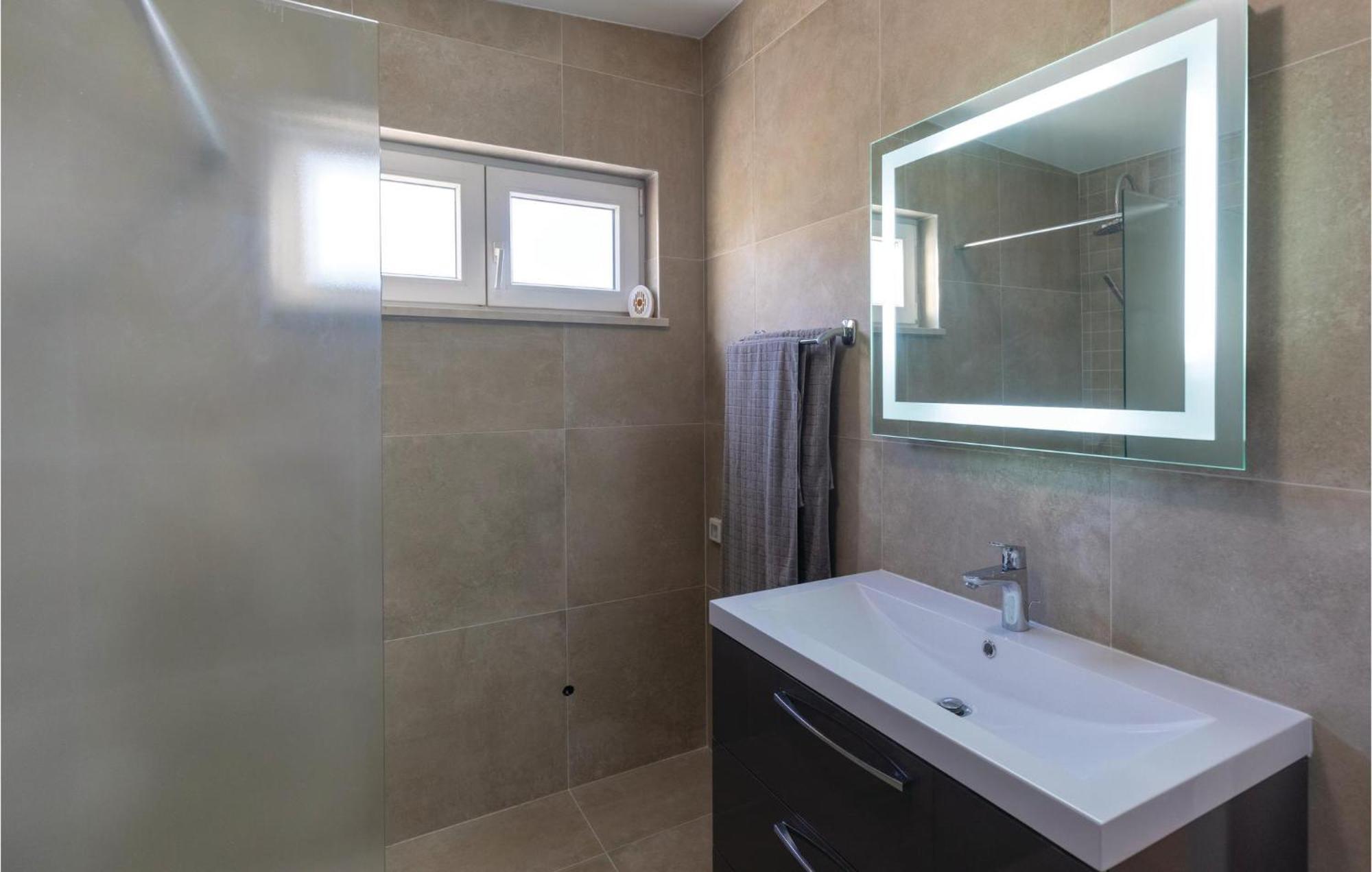 Awesome Apartment In Blace With House Sea View エクステリア 写真