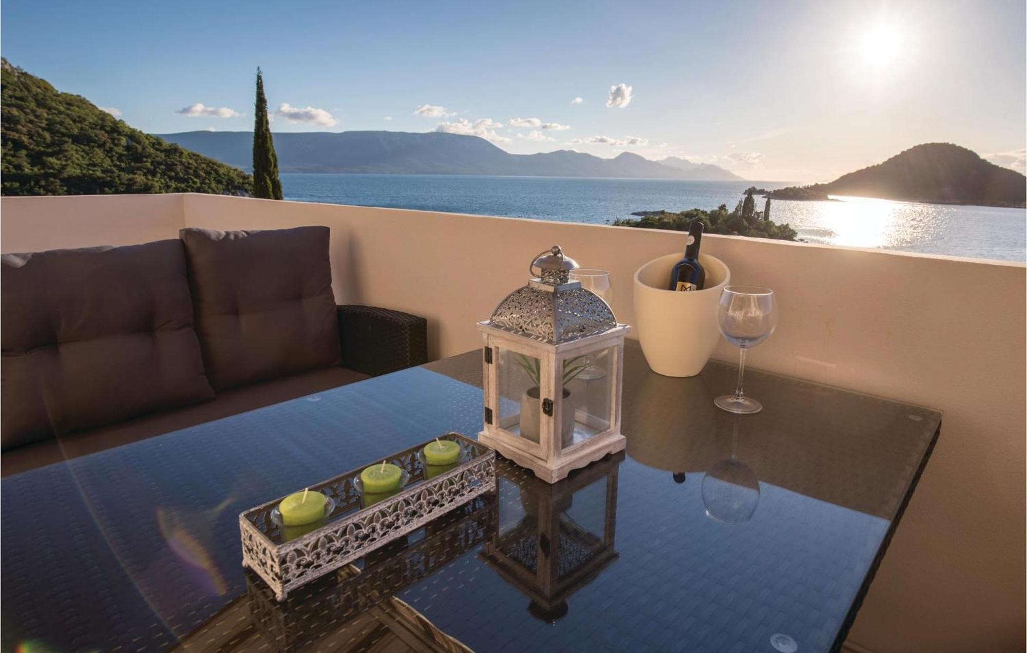 Awesome Apartment In Blace With House Sea View エクステリア 写真